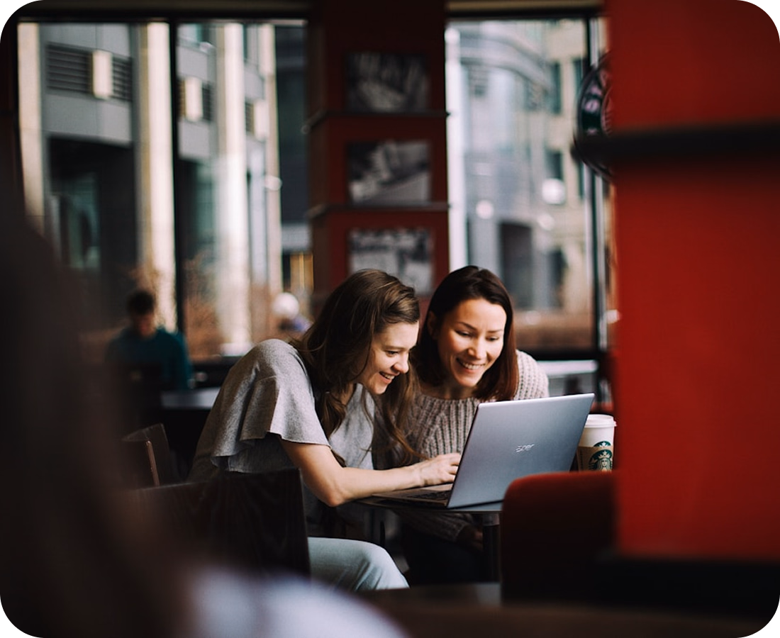 Restaurant guests connect to Wi-Fi via Captive Portal Restaurant guests connect to Wi-Fi via Captive Portal